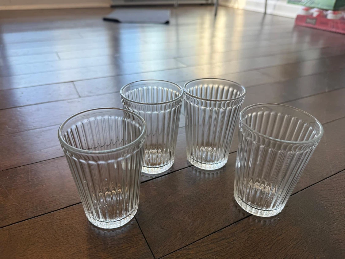 Plastic Pitcher and 4 Matching Ikea Glass Tumbler Set - photo 3