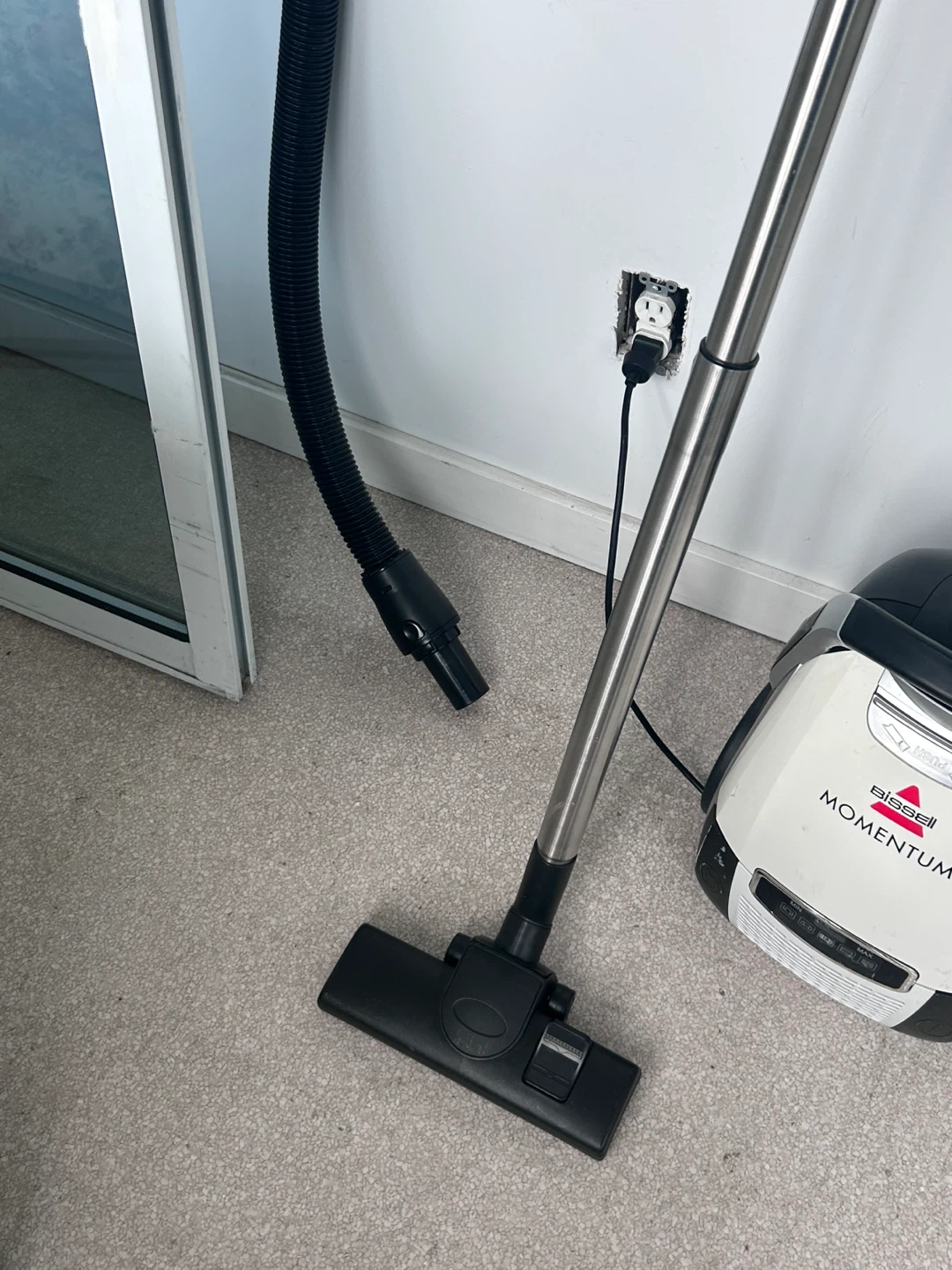 Bissell Momentum Canister Vacuum - photo 3