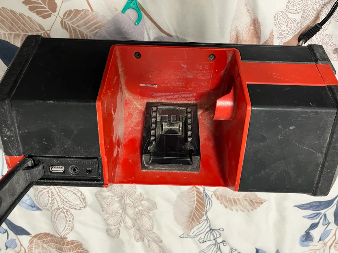 Milwaukee Wireless Jobsite Speaker - photo 2