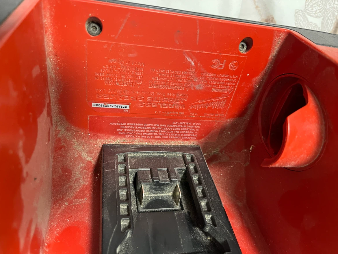Milwaukee Wireless Jobsite Speaker - photo 3