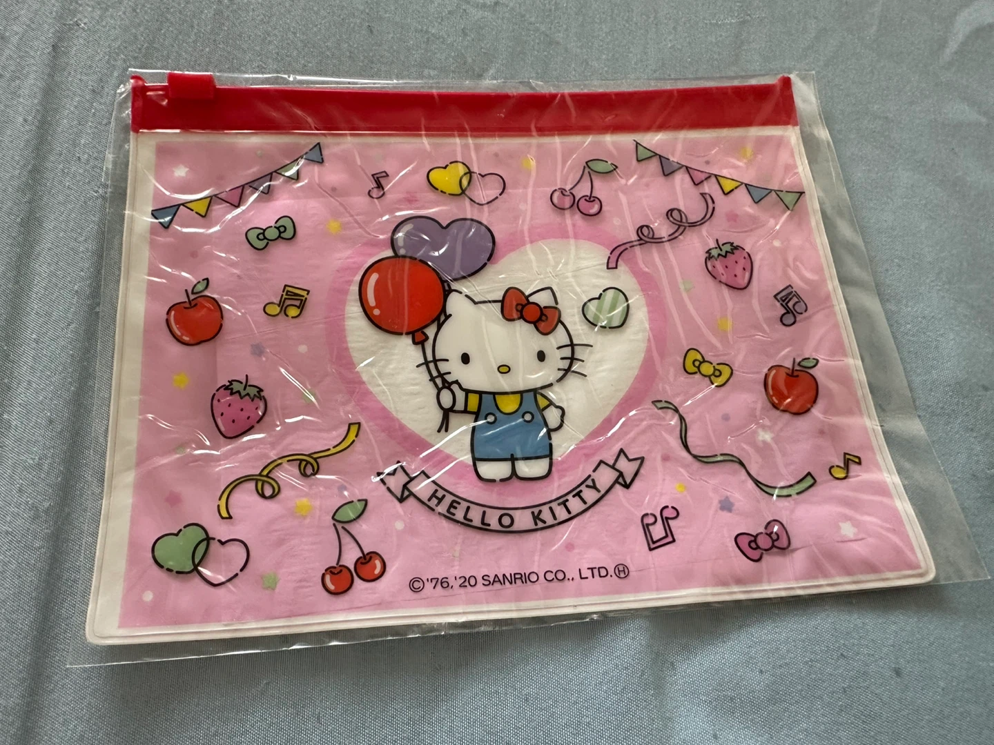 Hello Kitty Pink Zippered Pouch - photo 4