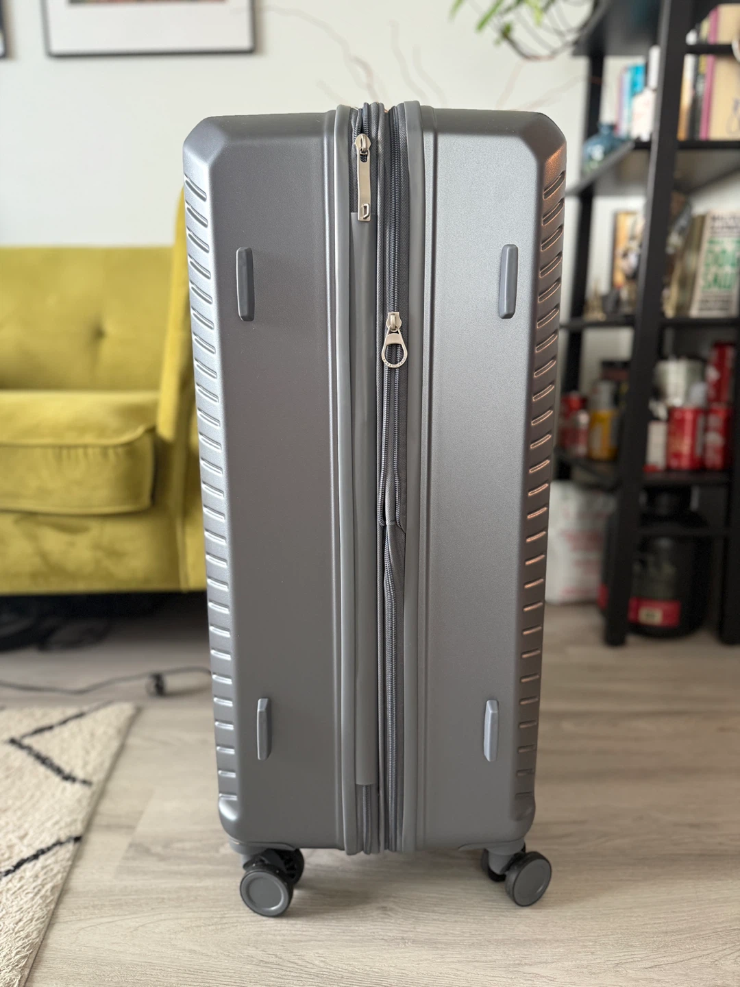 NEW Explorer Passport Anti-Theft Expandable Large Luggage - photo 4