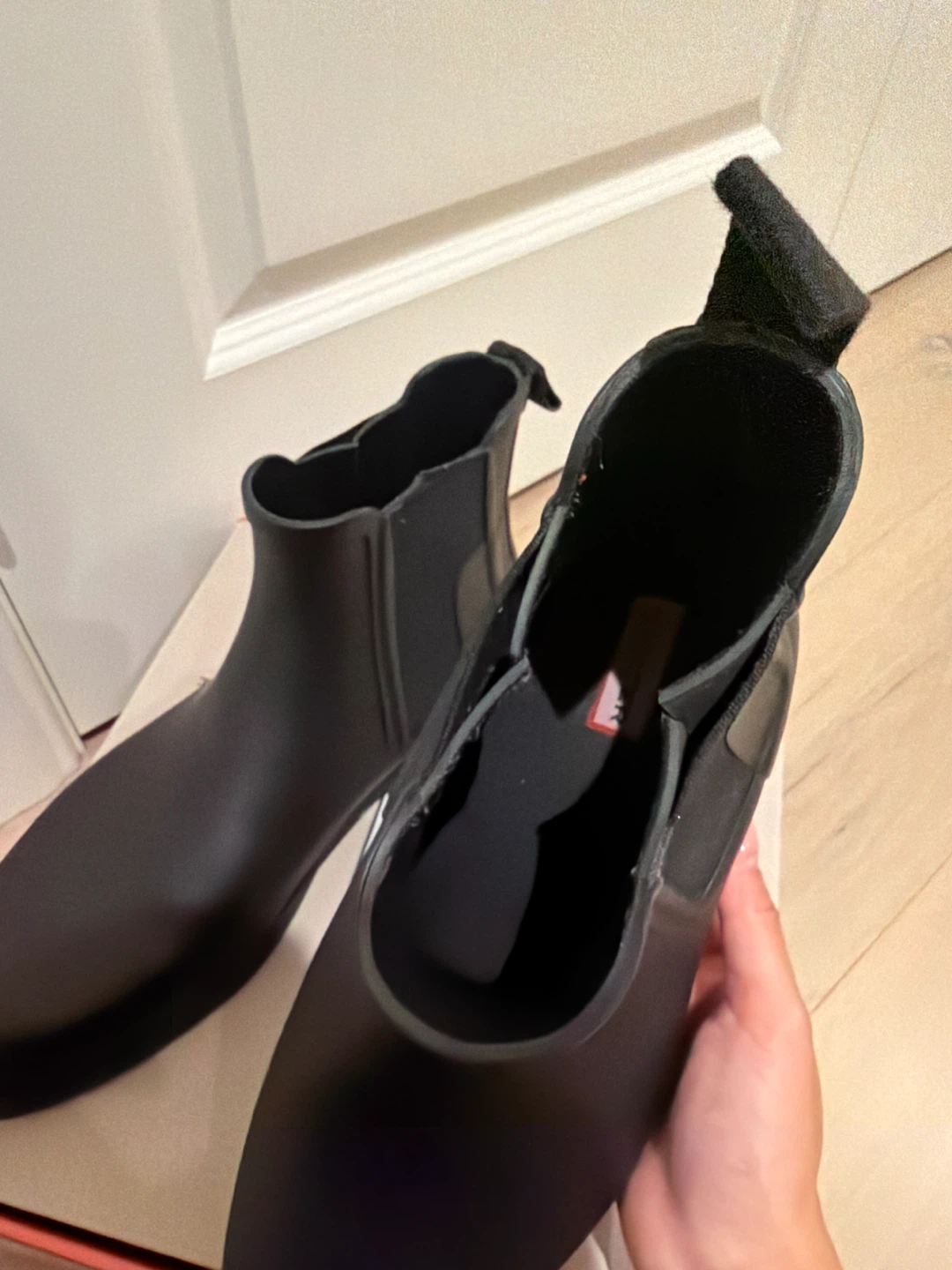 Men’s Hunter Refined Chelsea Boots (Like New!) - photo 3