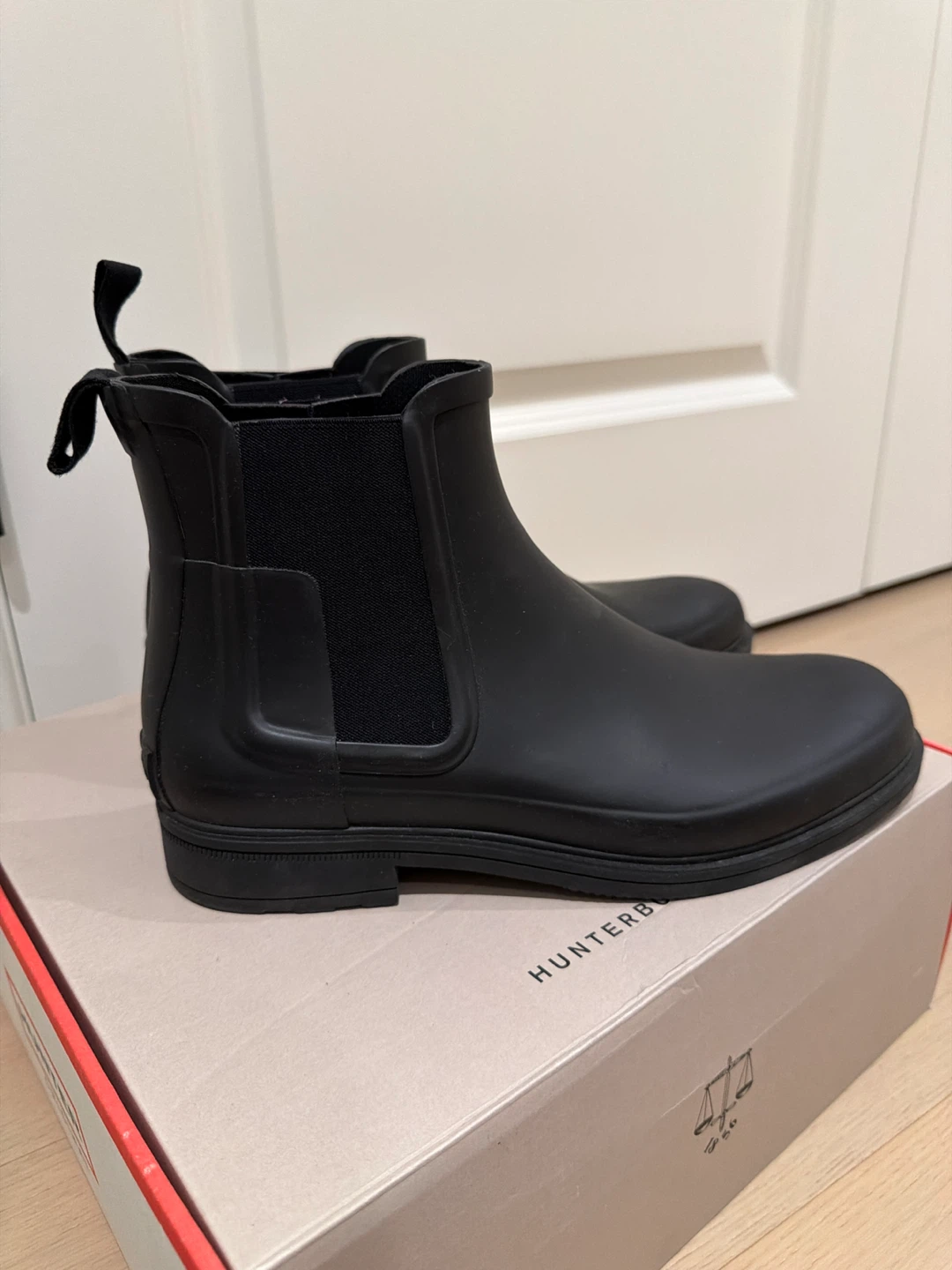 Men’s Hunter Refined Chelsea Boots (Like New!) - photo 4