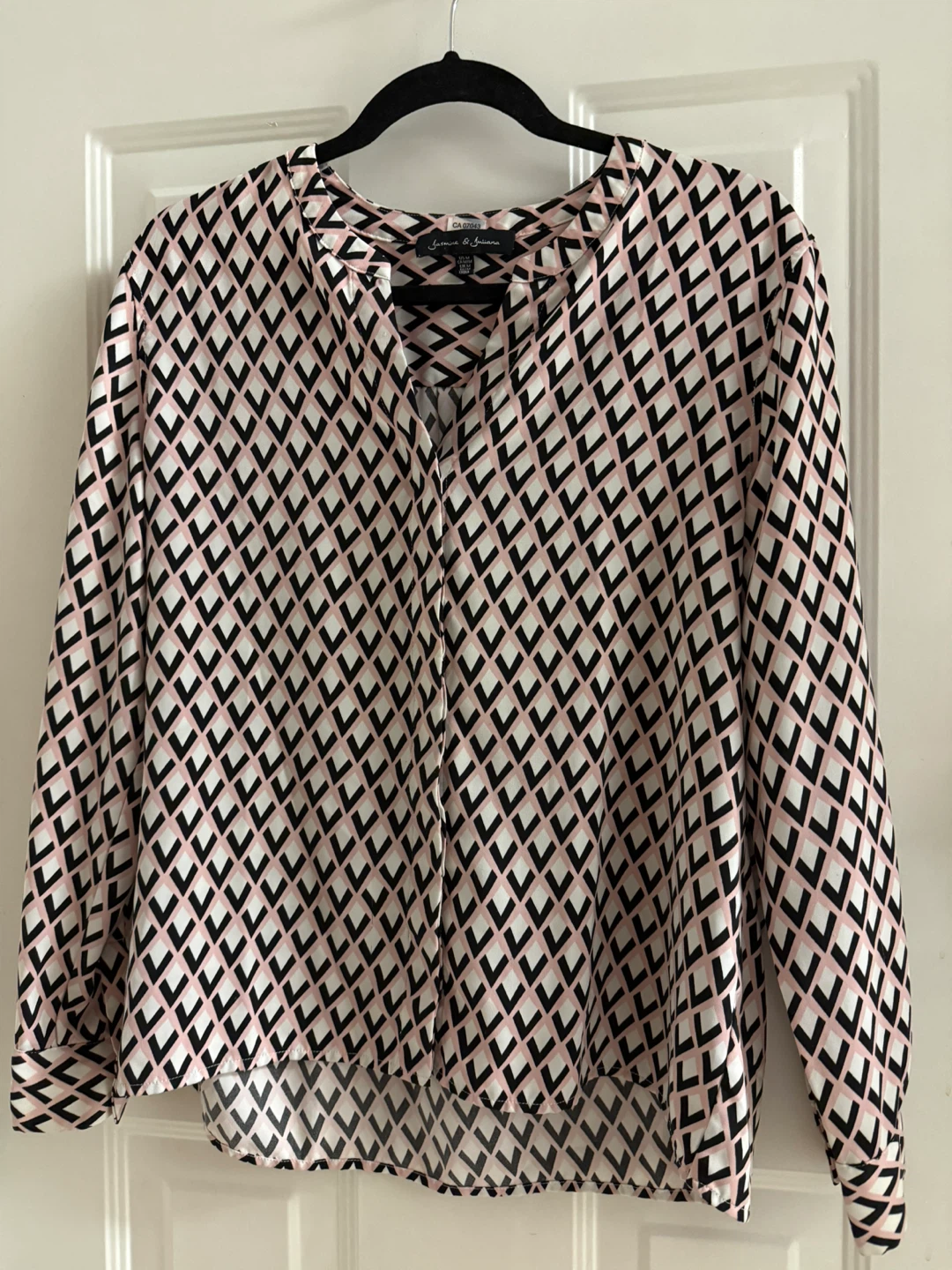 Jasmine & Juliana geometric print blouse