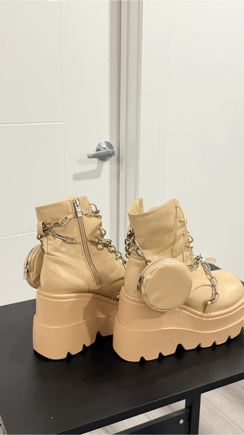 Beige Platform Combat Boots with Chain and Pouch - photo 2