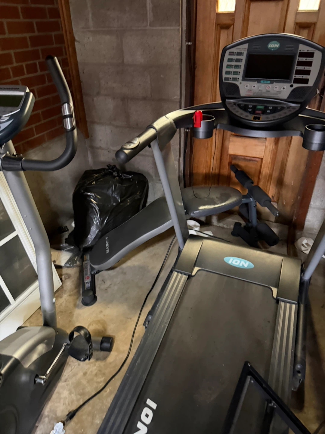 Treadmill - photo 3