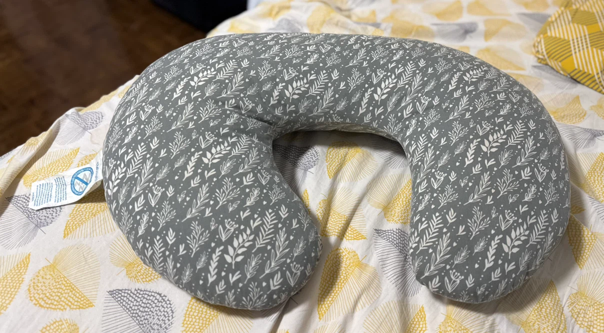 Dr. Brown’s Nursing/Breastfeeding Pillow – Grey Floral