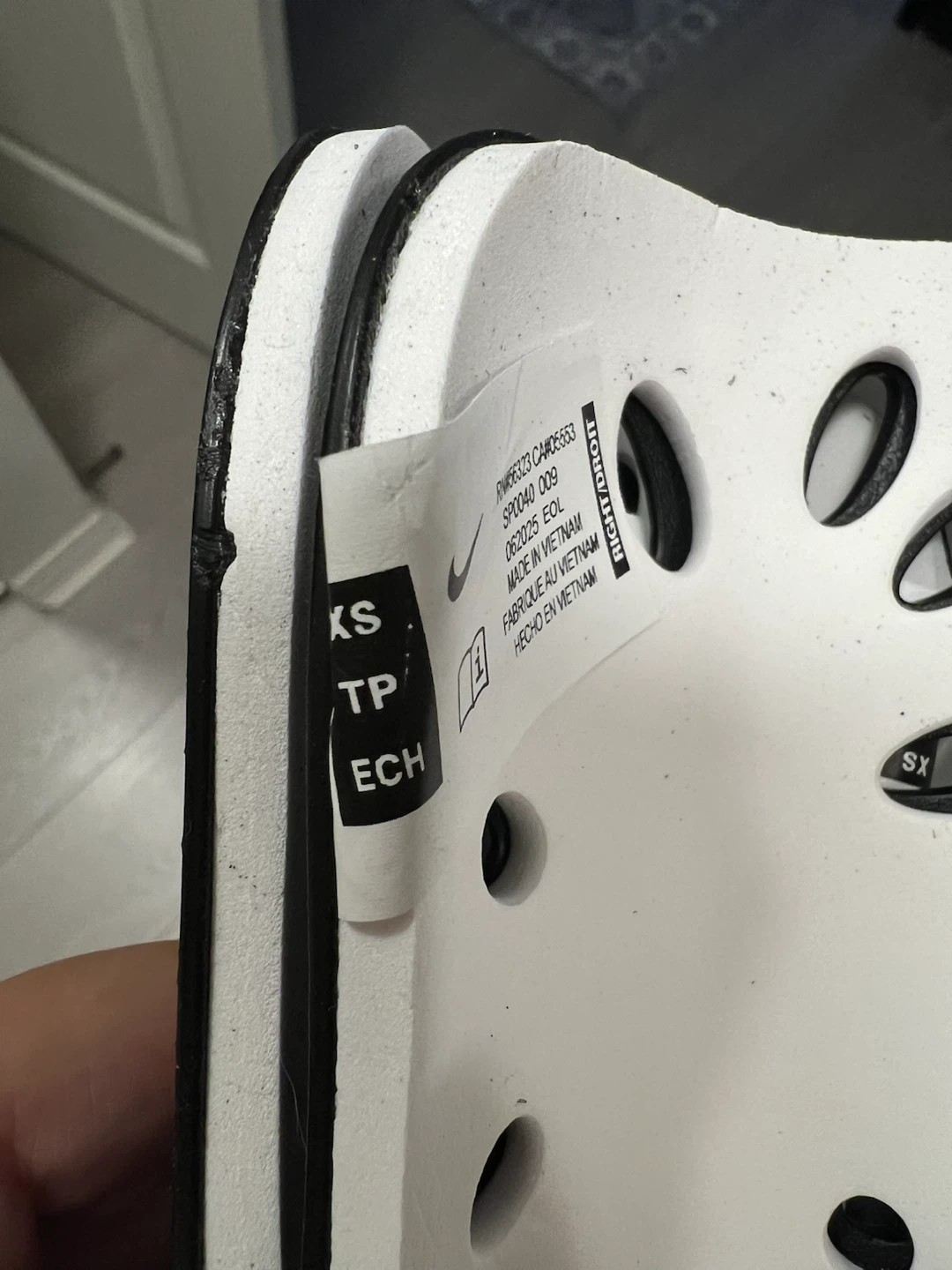Nike Mercurial Shin Guards - Size XS - photo 2