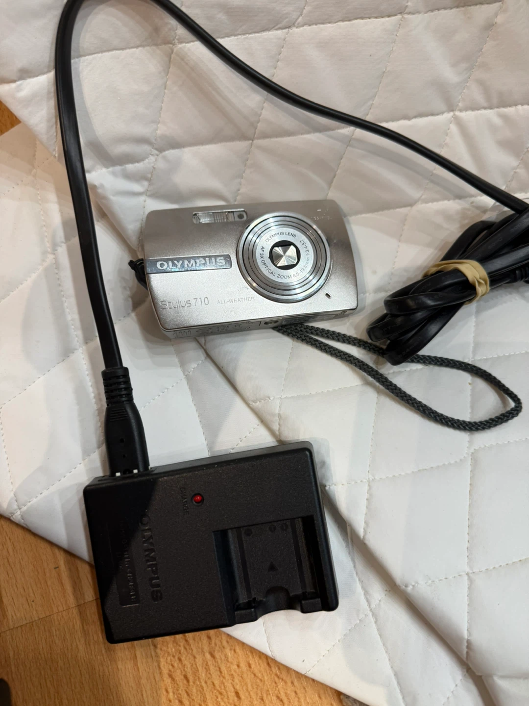 Olympus Stylus 710 Digital Camera - photo 2