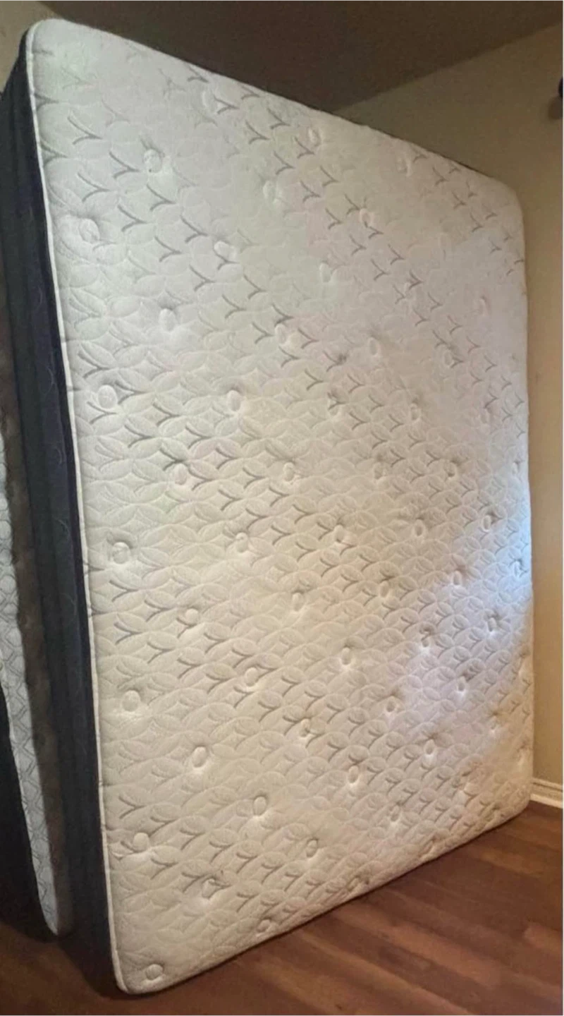 Queen size mattress - photo 4