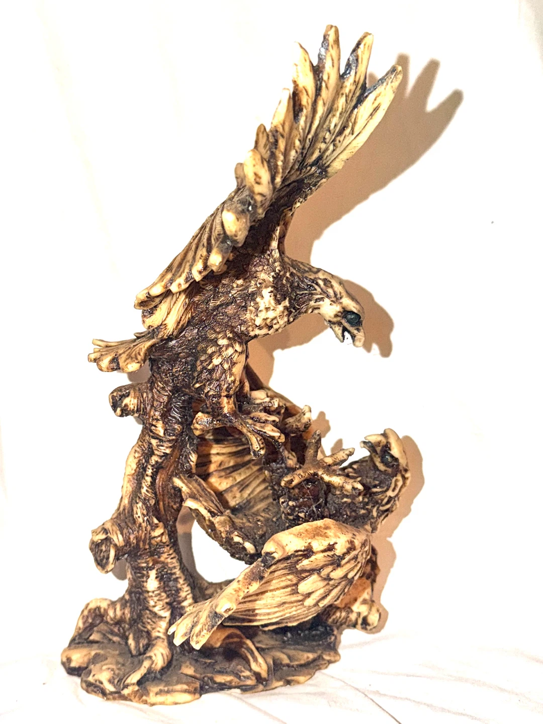 Double Eagle  fighting. Decorative Figurine eagle statue - photo 2