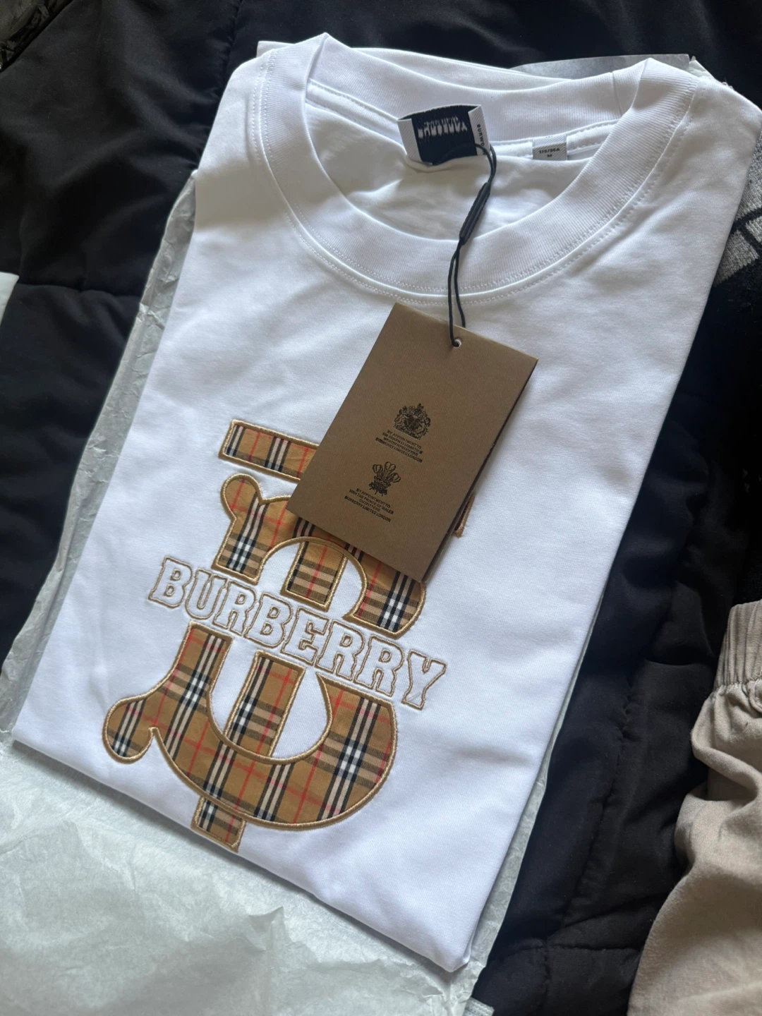 Christian Dior & Burberry T-Shirts - photo 3
