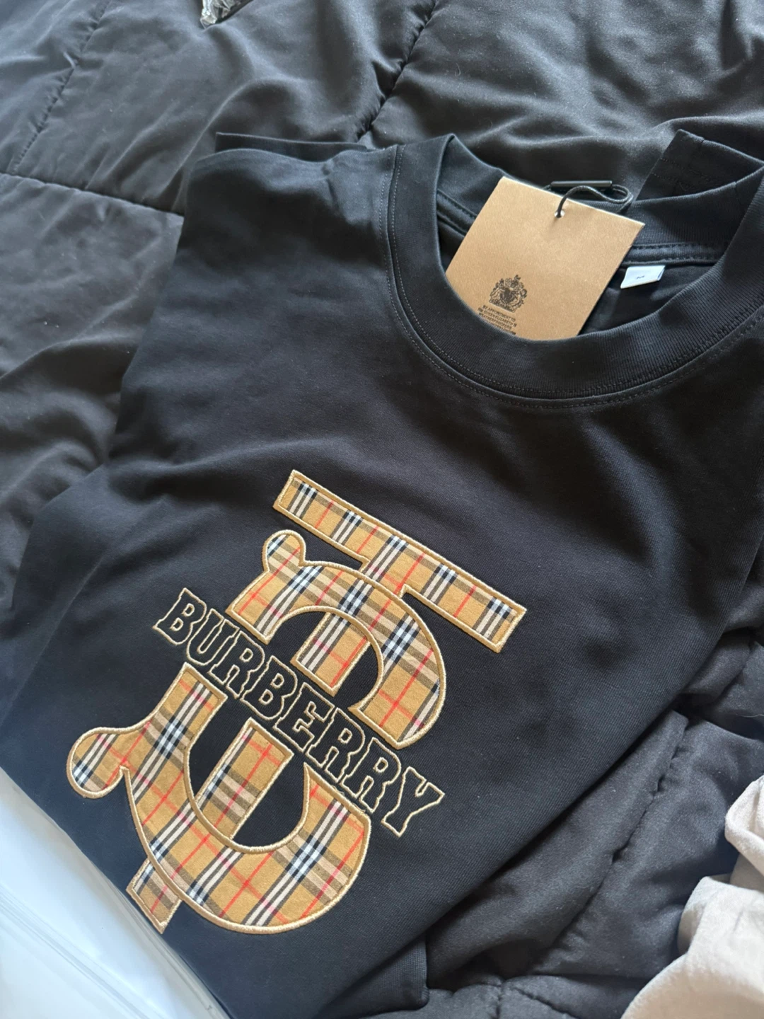 Christian Dior & Burberry T-Shirts - photo 4