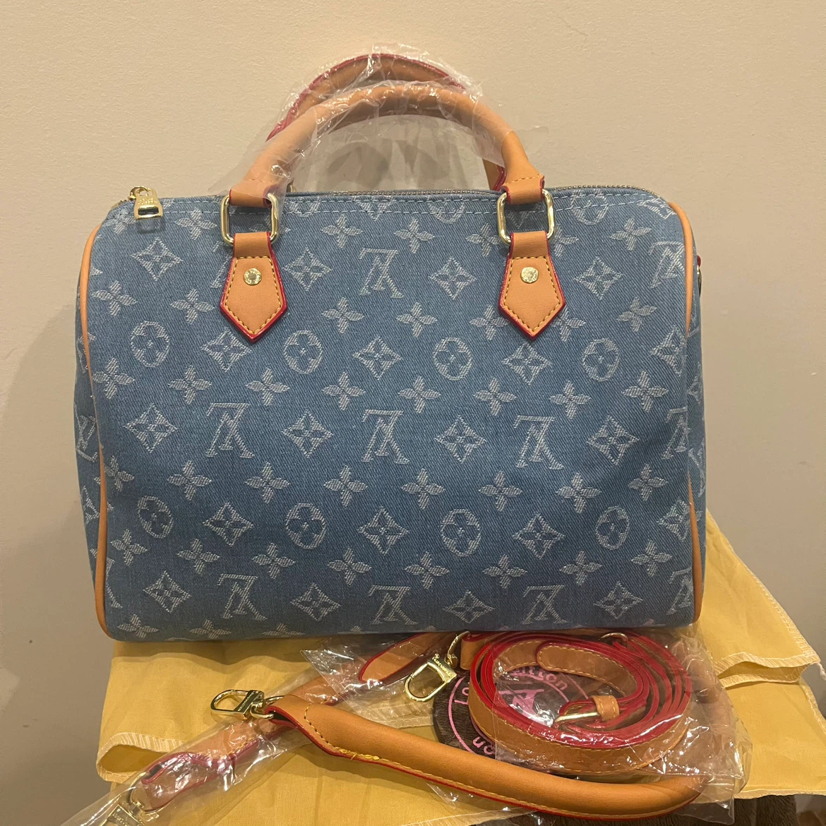 NEW Monogram Handbag with crossbody strap - photo 3