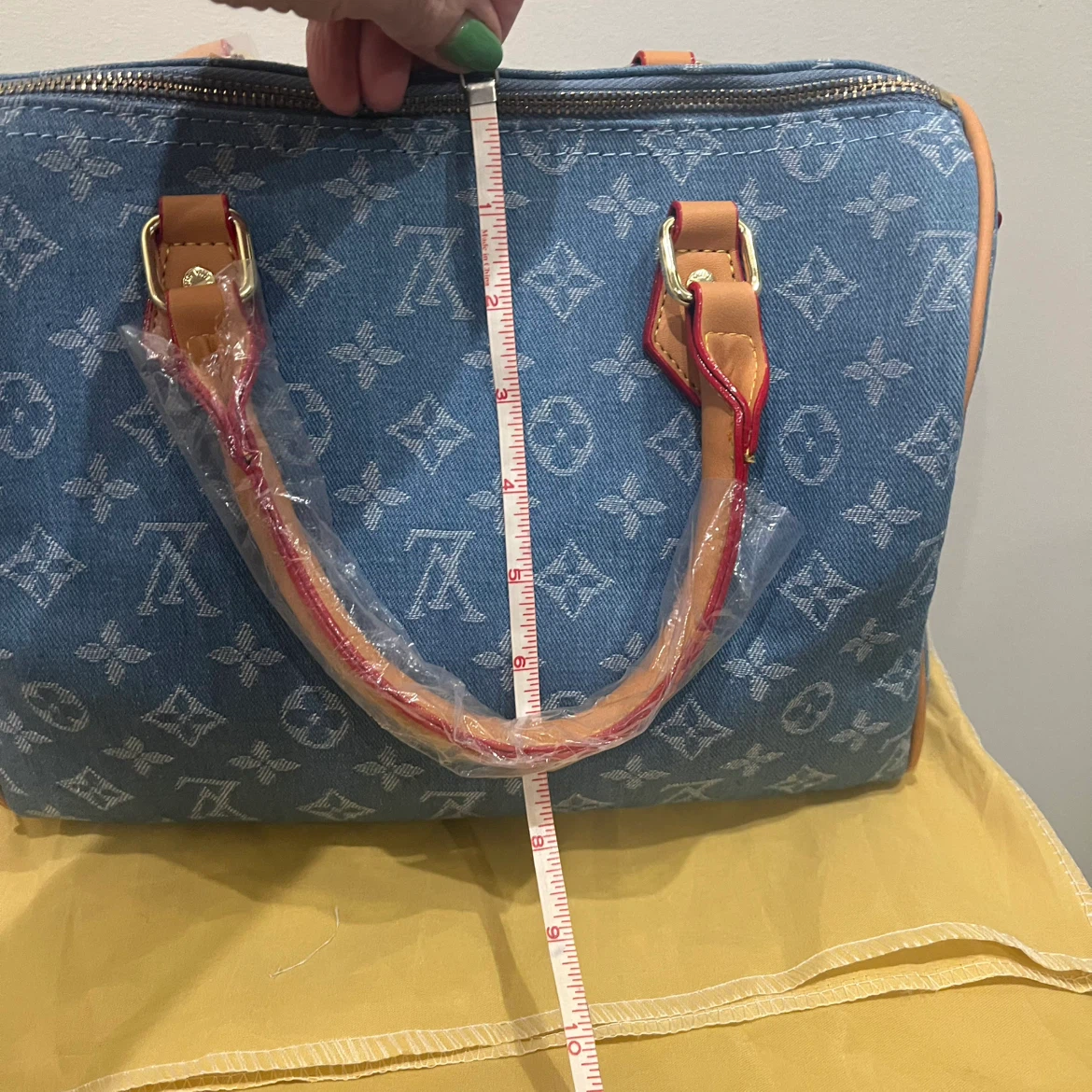 NEW Monogram Handbag with crossbody strap - photo 4