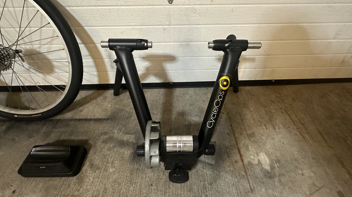 CycleOps Bicycle Trainer with Wheel and Evo Riser - photo 5