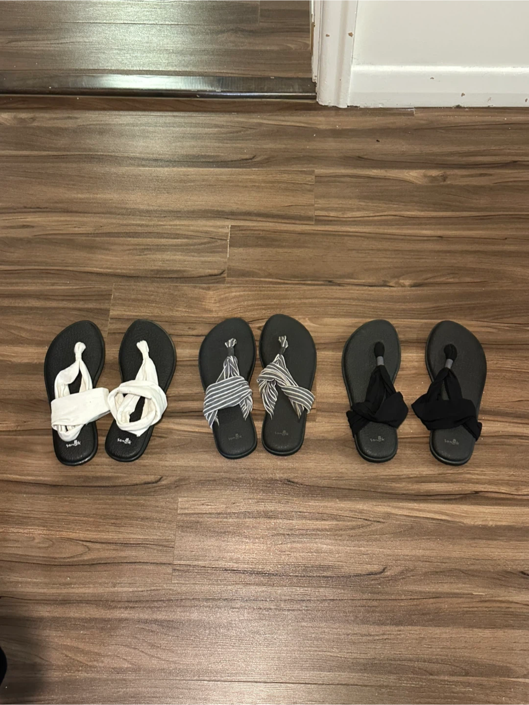Size 11 Women’s Sanuk Yoga Slings