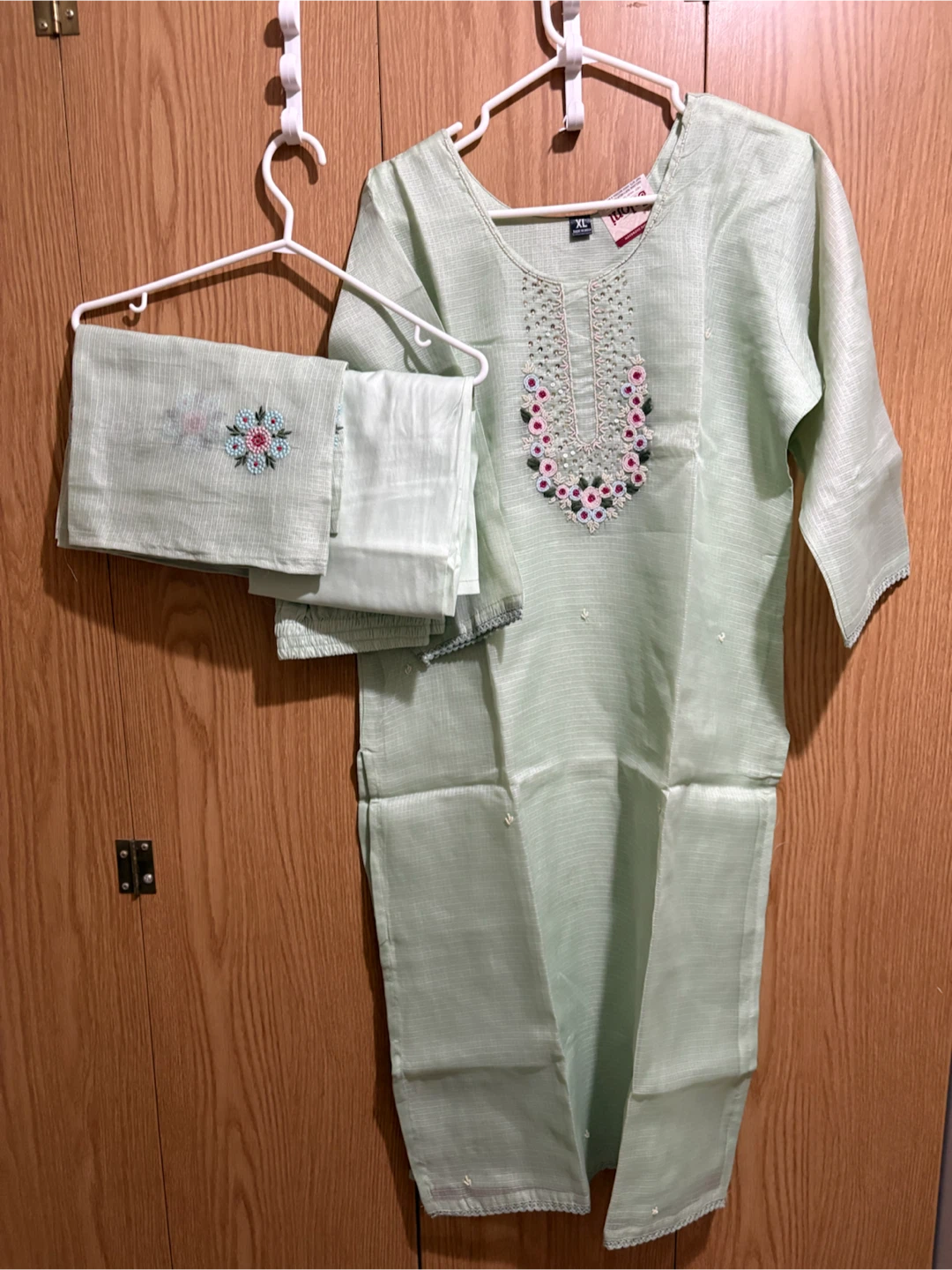 Mint Green Embroidered Kurta Set - photo 4