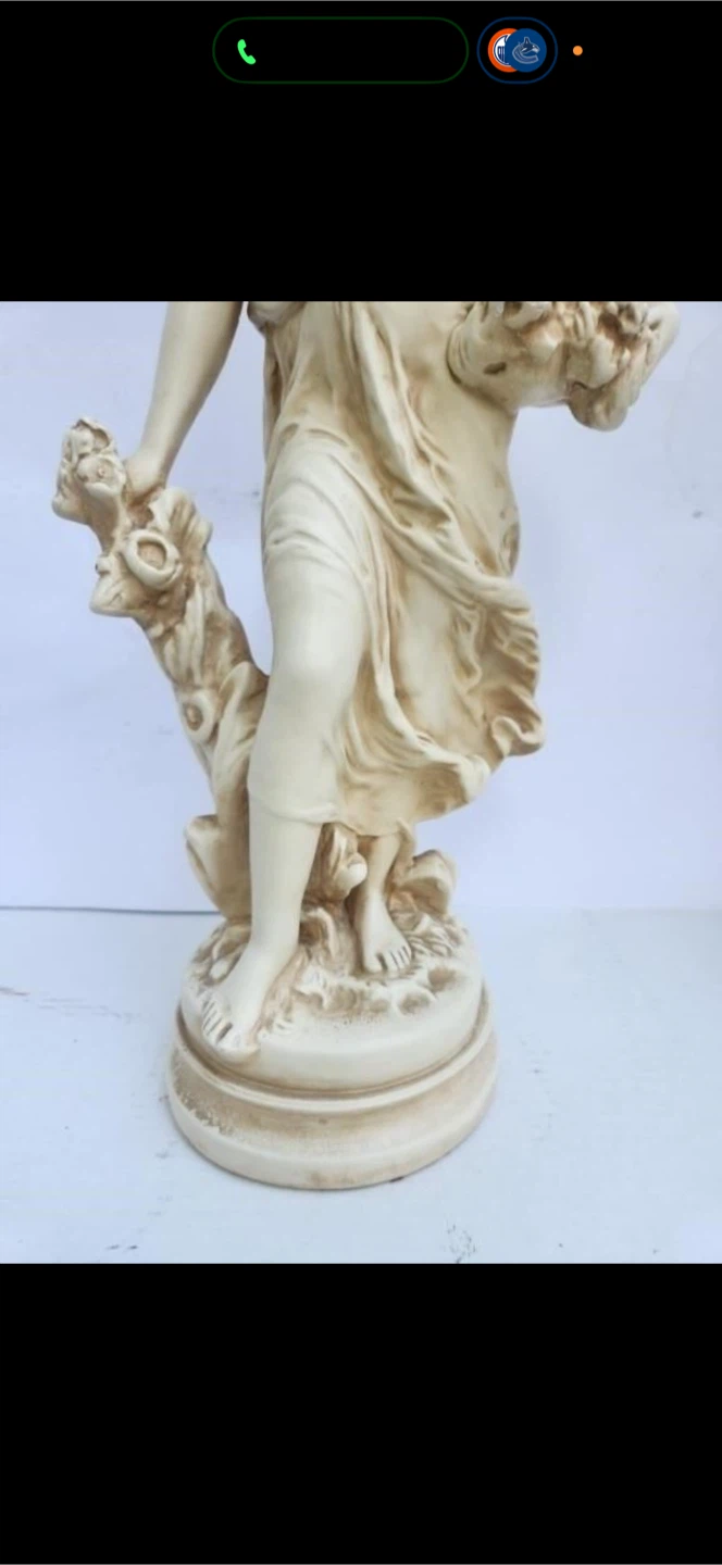 MCM Hip Moreau Statue-Alexander Backer Figurine