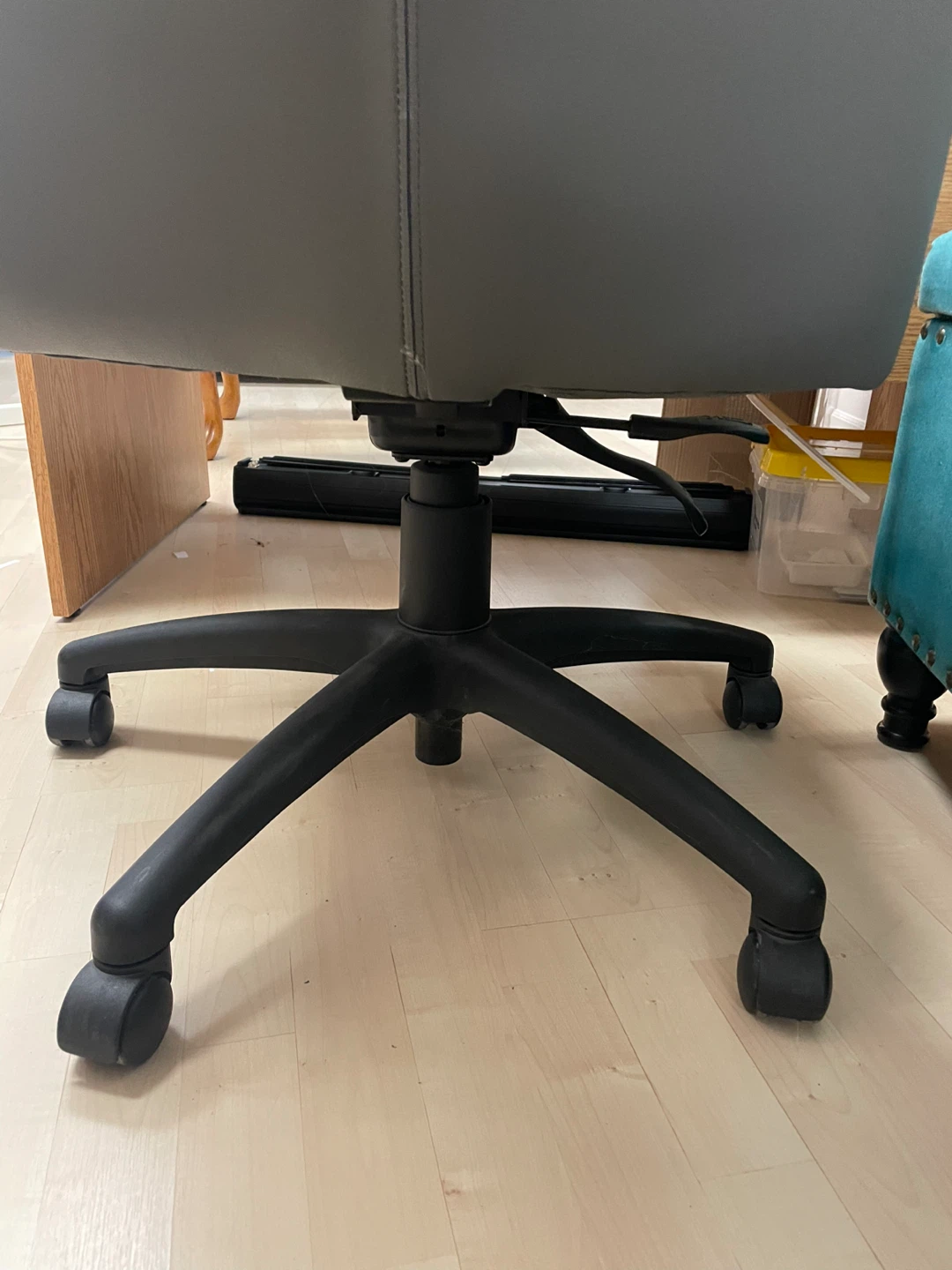 Office desk chairs - photo 4