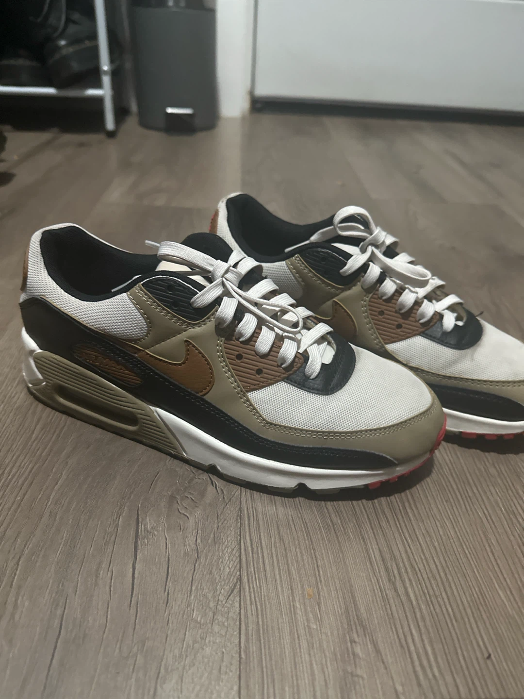 Nike Air Max 90 Sneakers