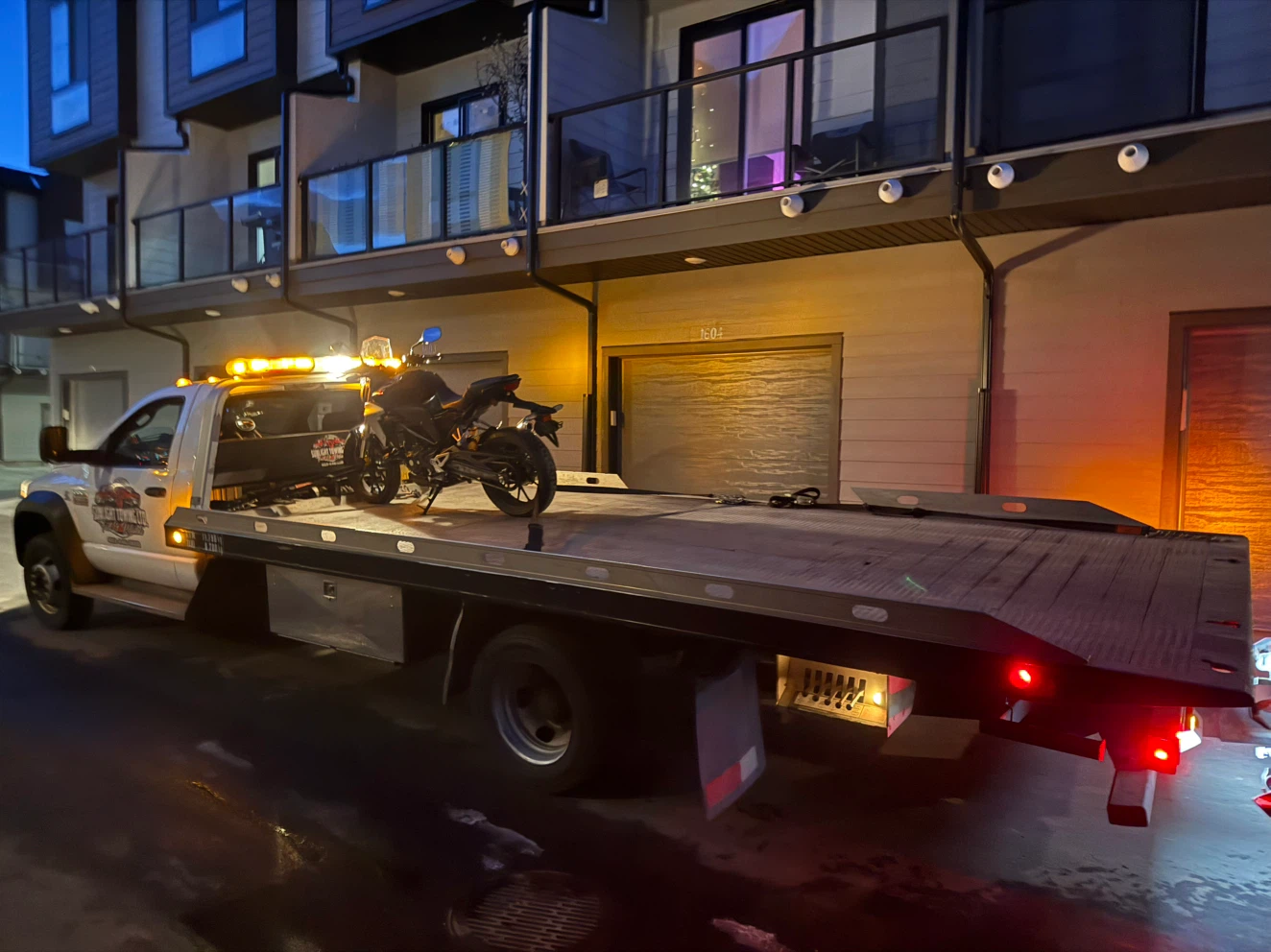 Flatbed Towing Service 403-446-0600 - photo 3