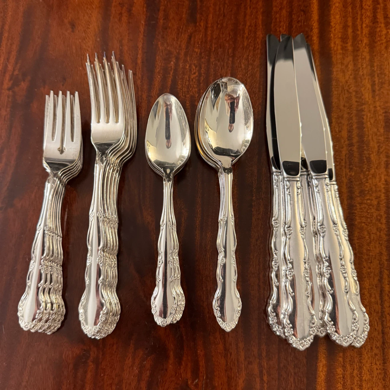 Vintage Oneida/Rogers silverplated Flirtation pattern flatware - photo 2