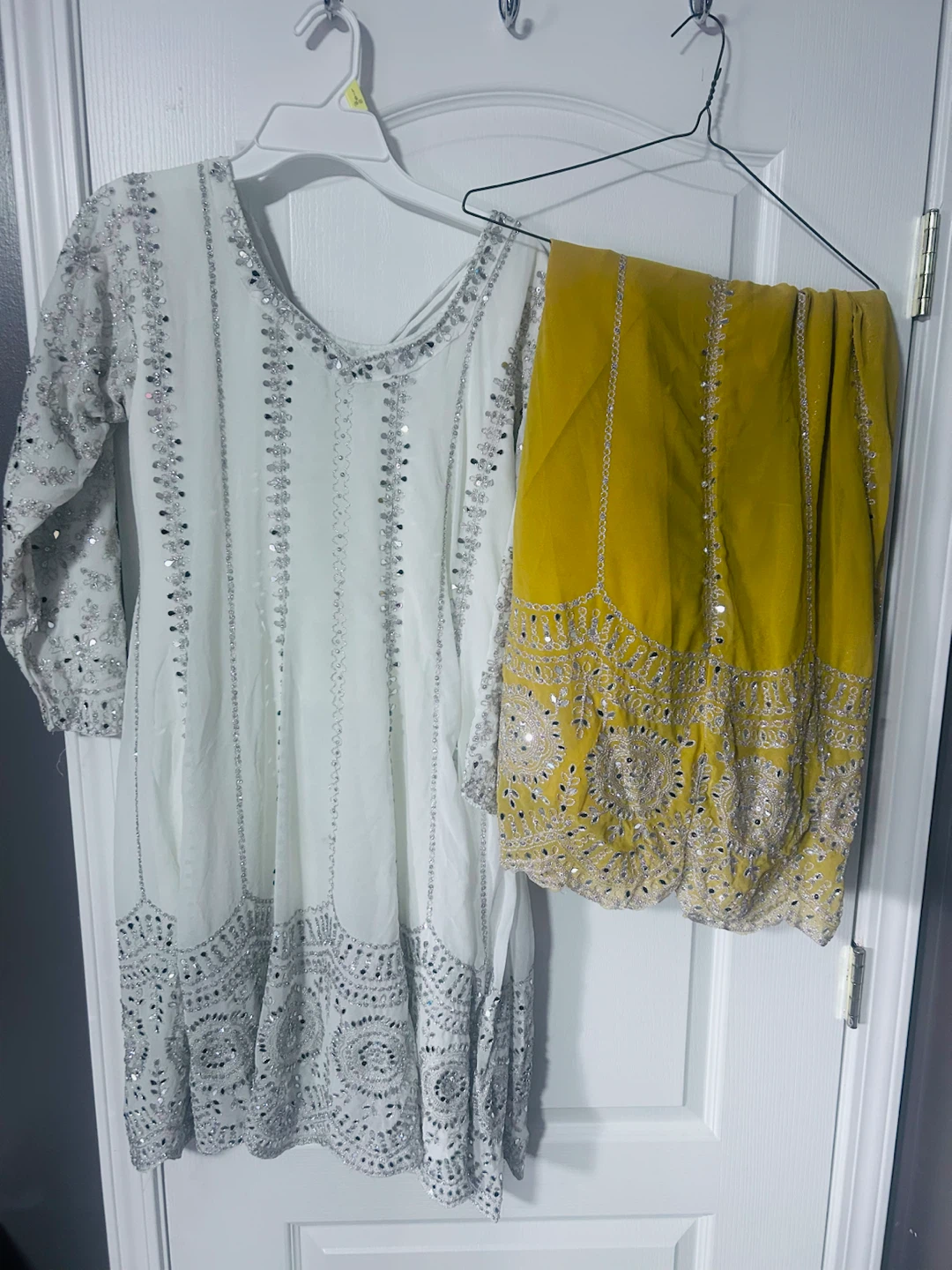 White and Mustard Mirror Work Suit - photo 4