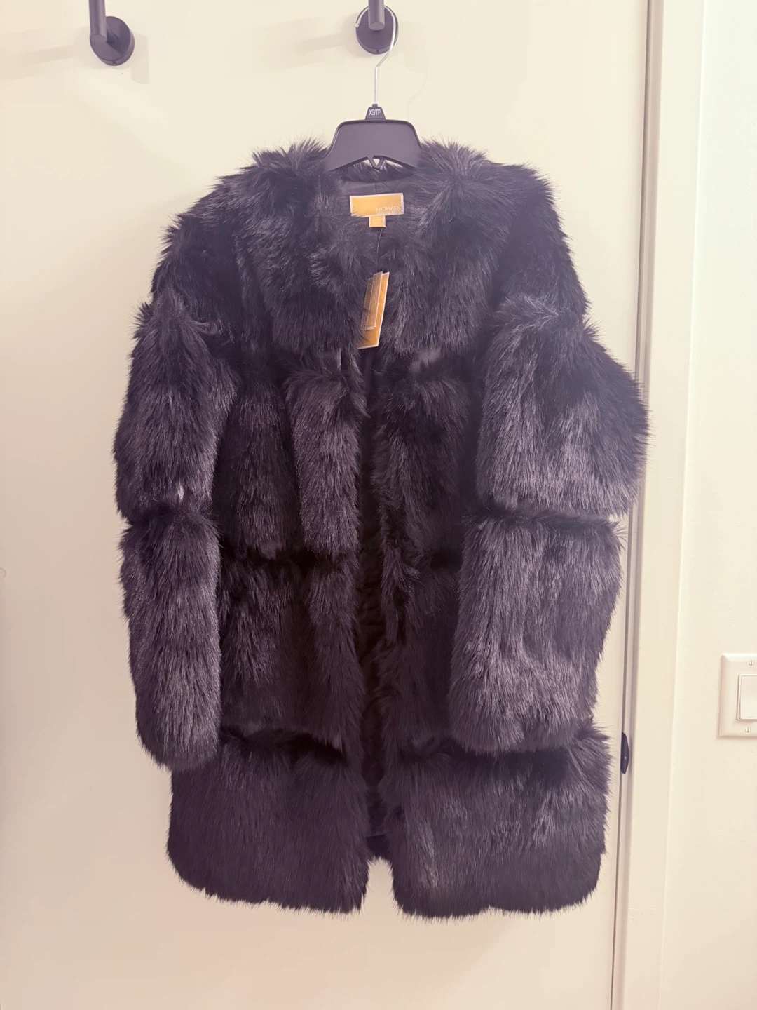 Michael Kors Faux Fur Coat - photo 2
