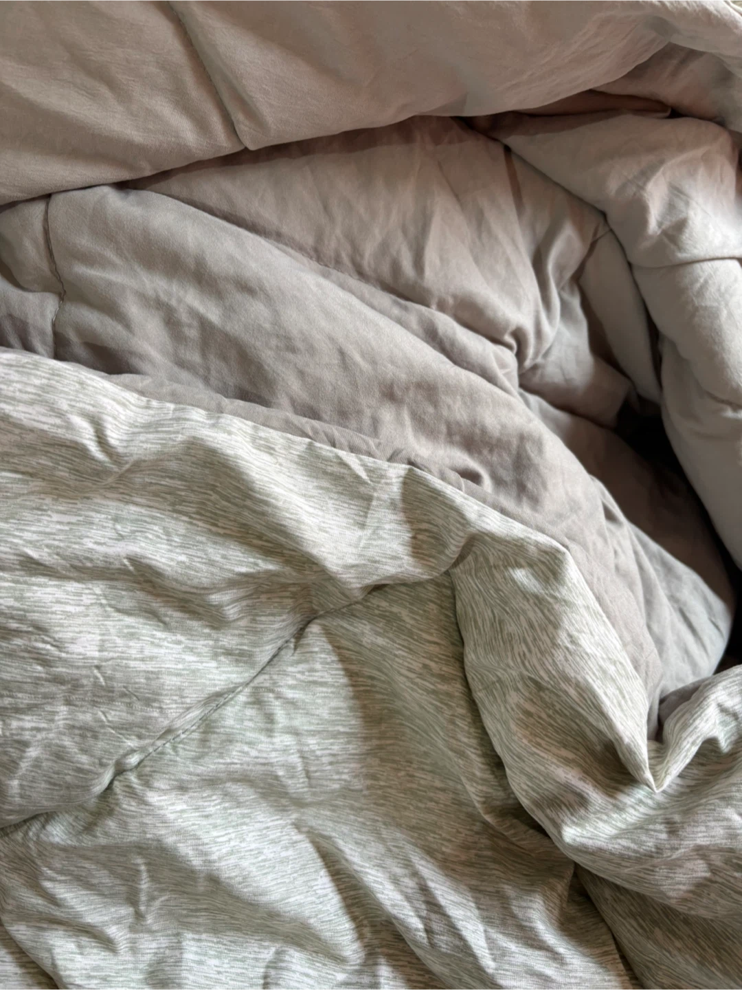 NWOT Simmons King Size Comforter