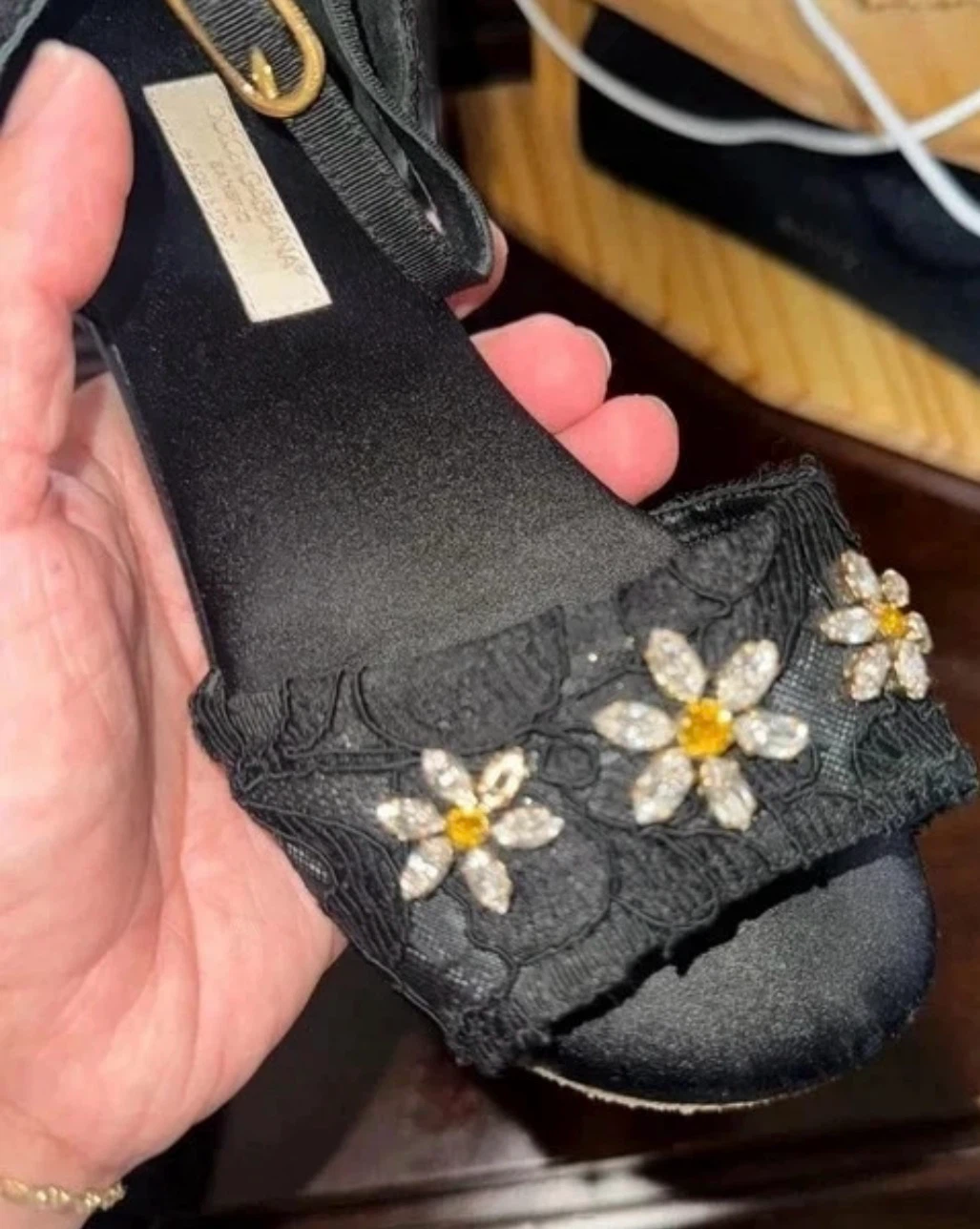 Dolce & Gabbana Bambino Black Lace Sandals - photo 4