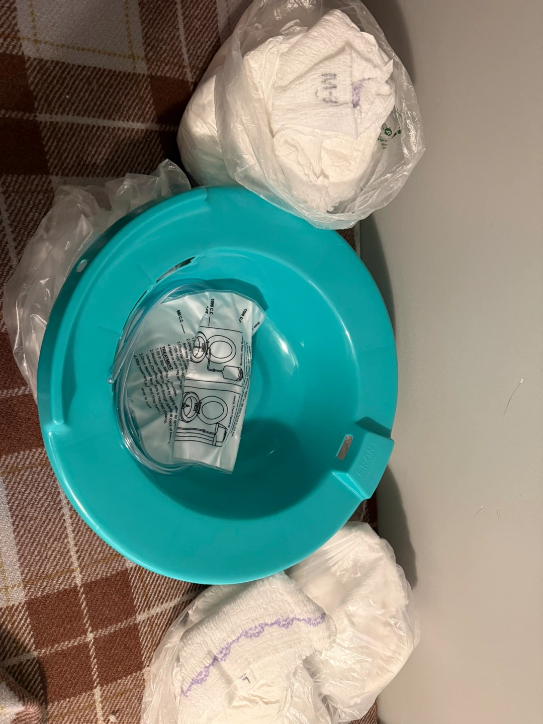 Postpartum essentials- Sitz Bath Tub and Incontinence Underwear - photo 2