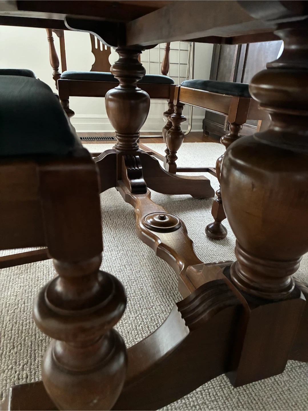 Dining table and 6 chairs - photo 2