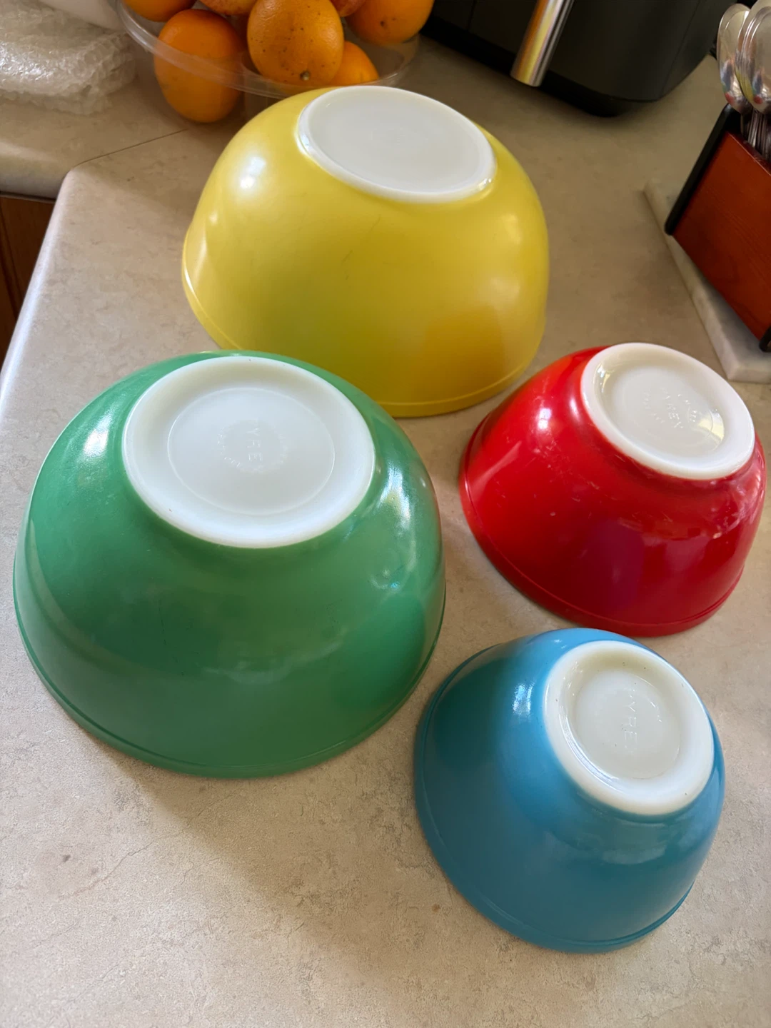 Vintage Pyrex Nesting Mixing Bowl Set - photo 2