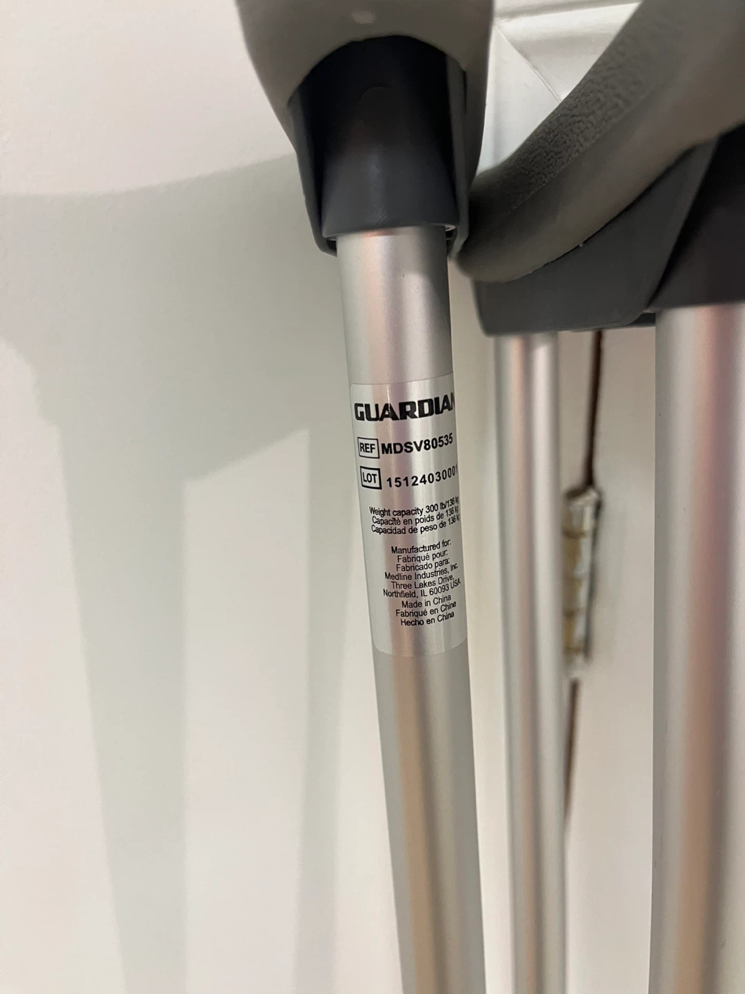 Crutches - Adult Medium Size - Like New - photo 2