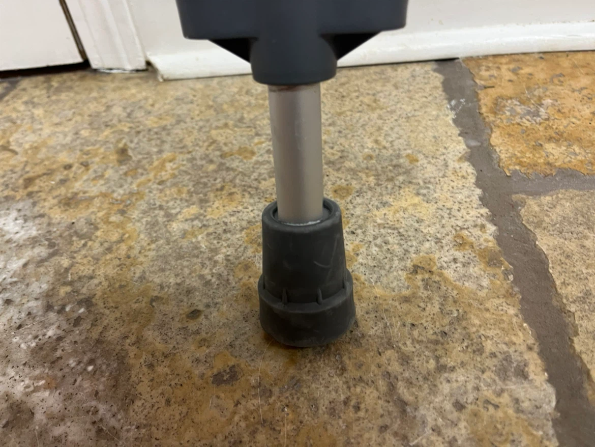Crutches - Adult Medium Size - Like New - photo 5