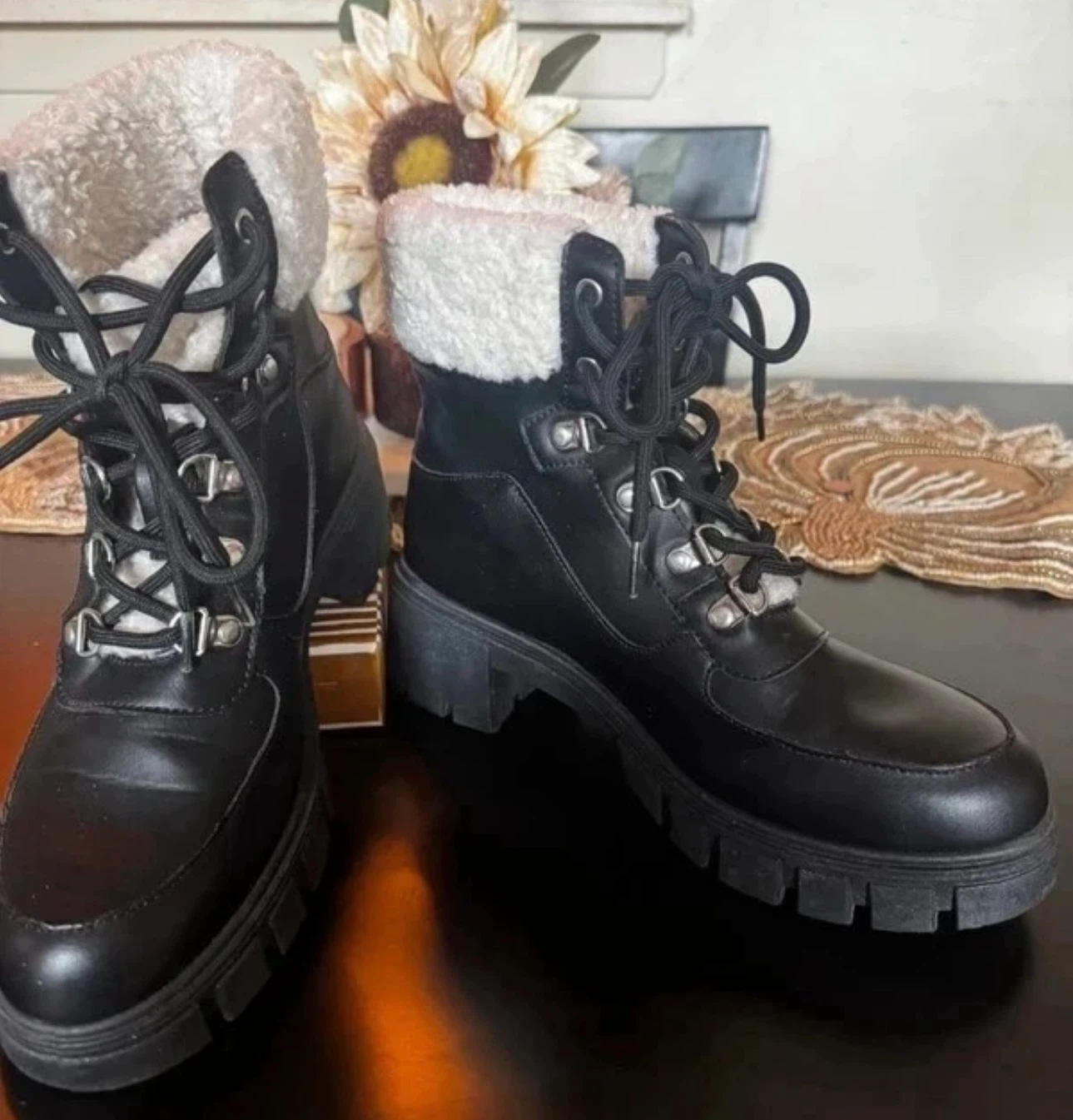 Black Lace-Up Sherpa Lined Boots - photo 3