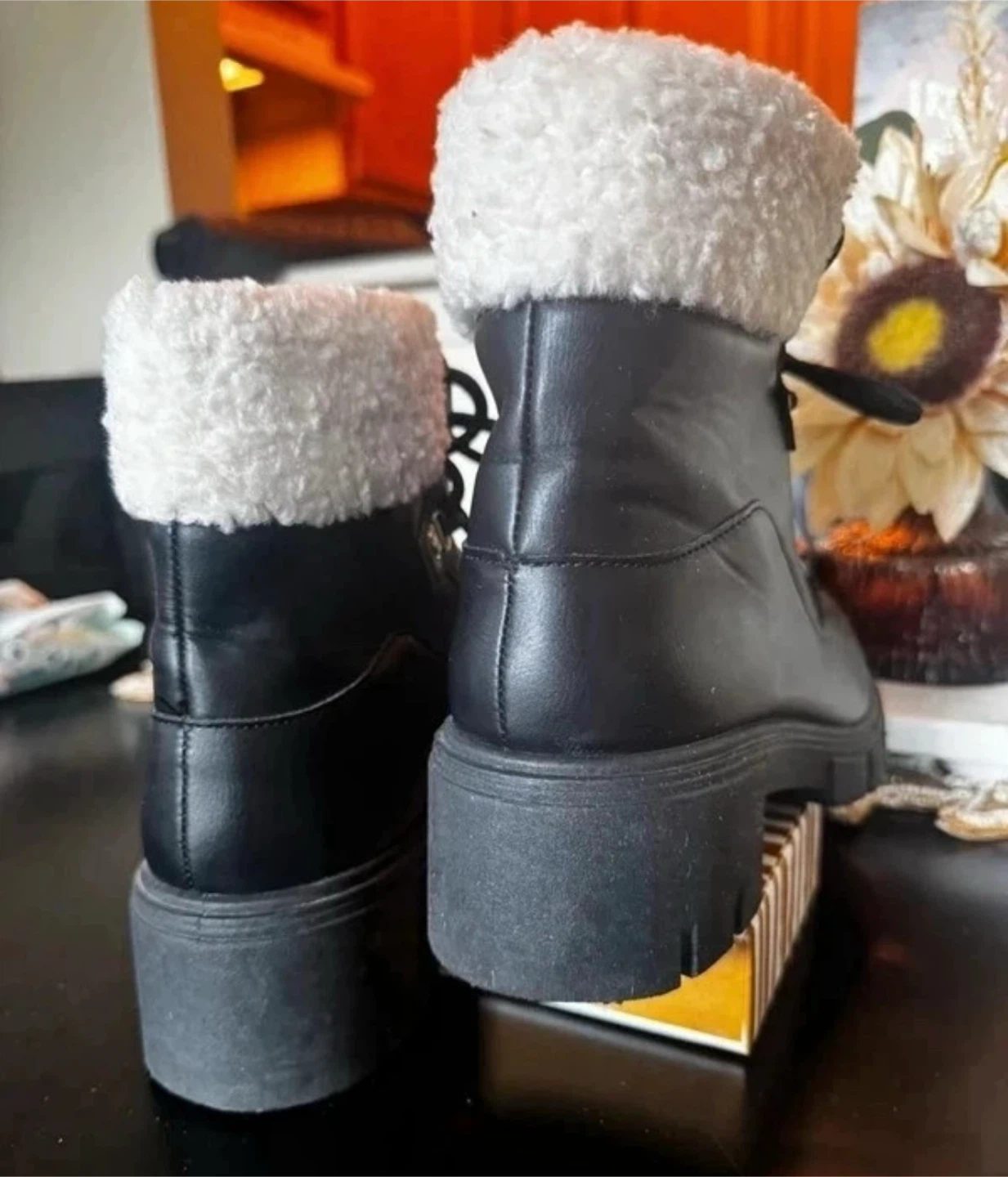 Black Lace-Up Sherpa Lined Boots - photo 5