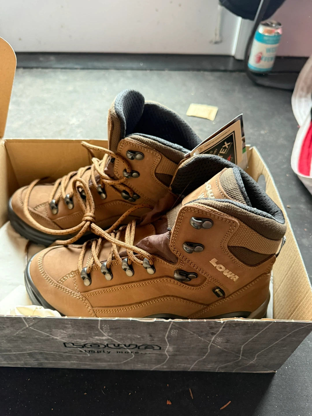 Lowa Renegade GTX Mid - NWT - size 7 wide