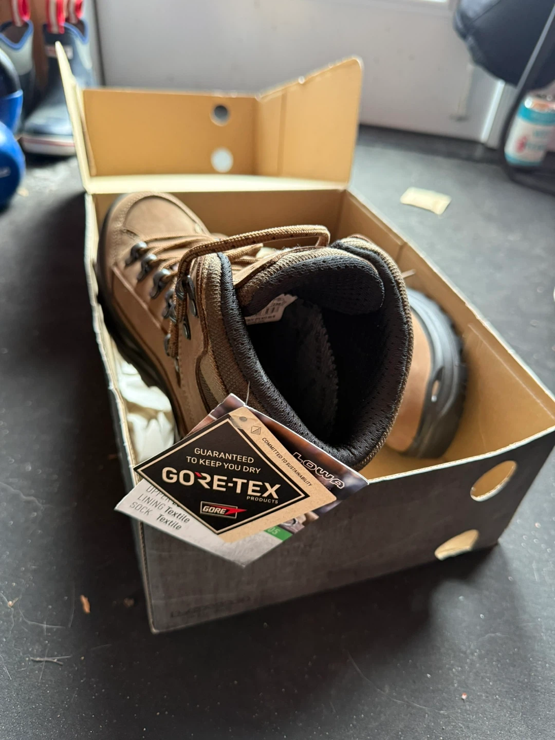 Lowa Renegade GTX Mid - NWT - size 7 wide - photo 2