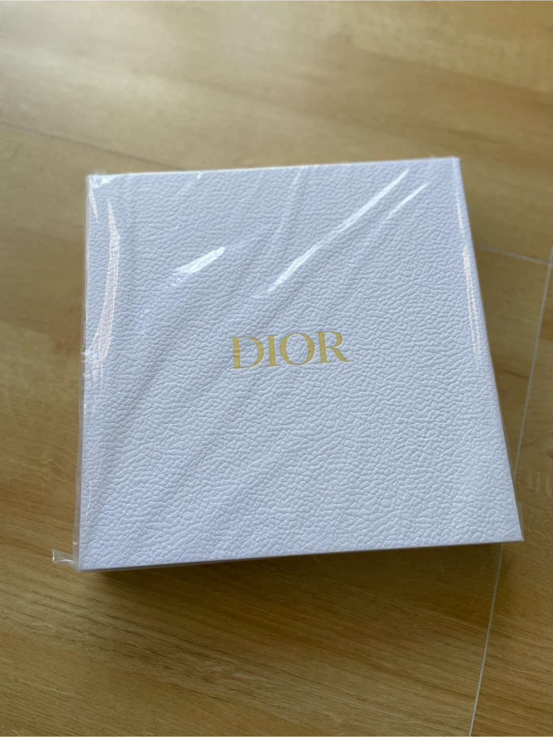 Dior Exclusive 500-Piece Puzzle - photo 3
