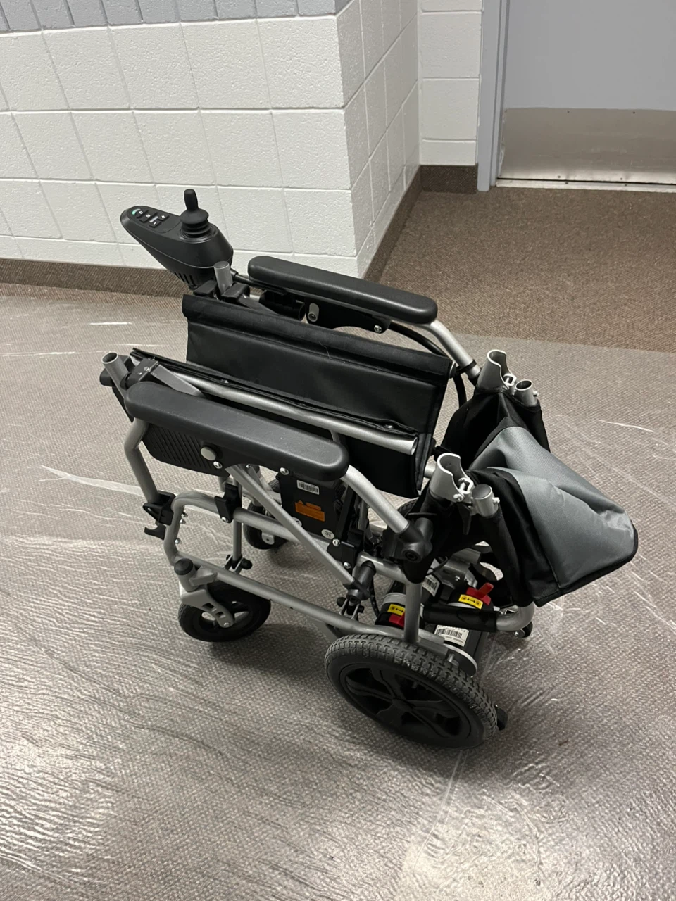New Foldable Electric Wheelchair - photo 2