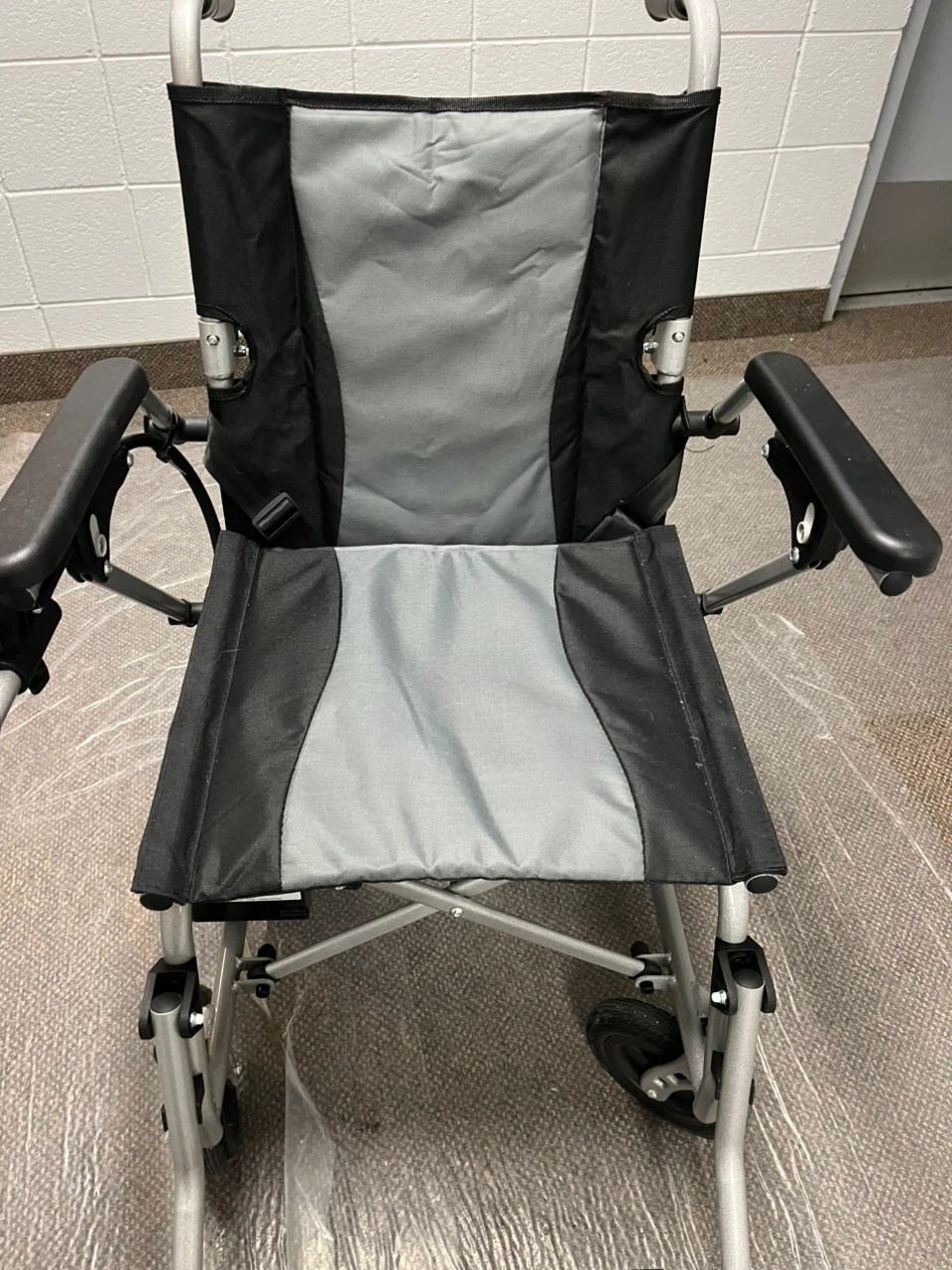 New Foldable Electric Wheelchair - photo 4