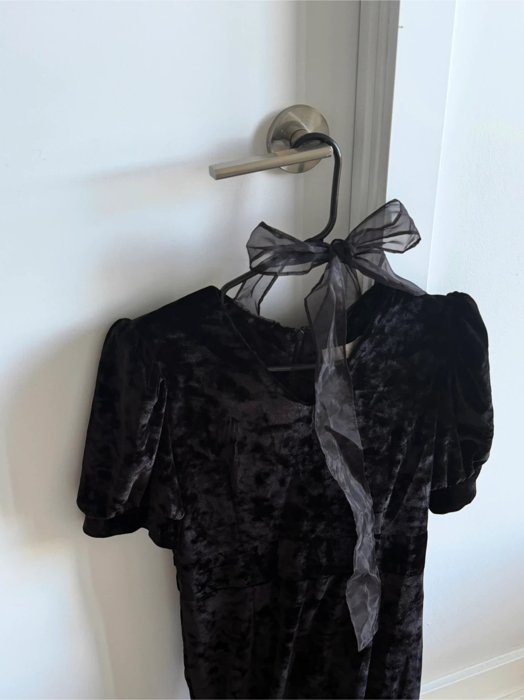 🖤 Black Velvet Dress with Bow Detail 🖤