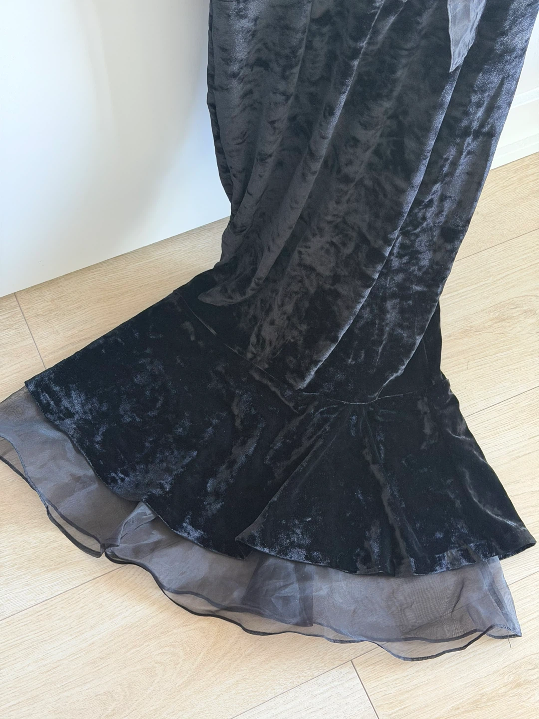 🖤 Black Velvet Dress with Bow Detail 🖤 - photo 2