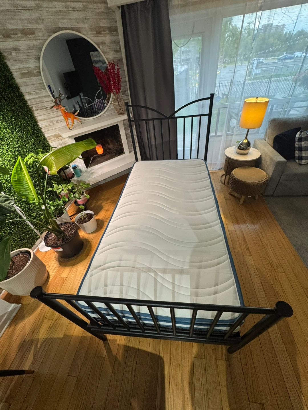Single size metal bed frame with mattress - photo 2