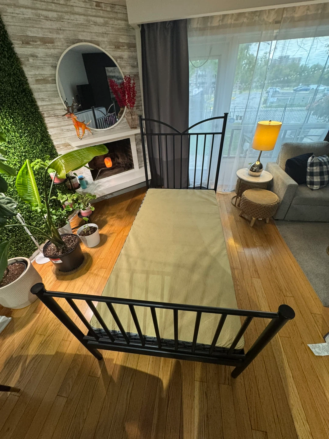 Single size metal bed frame with mattress - photo 4