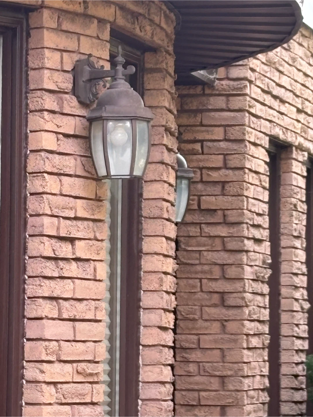 Outdoor Wall-Mounted Lantern Light