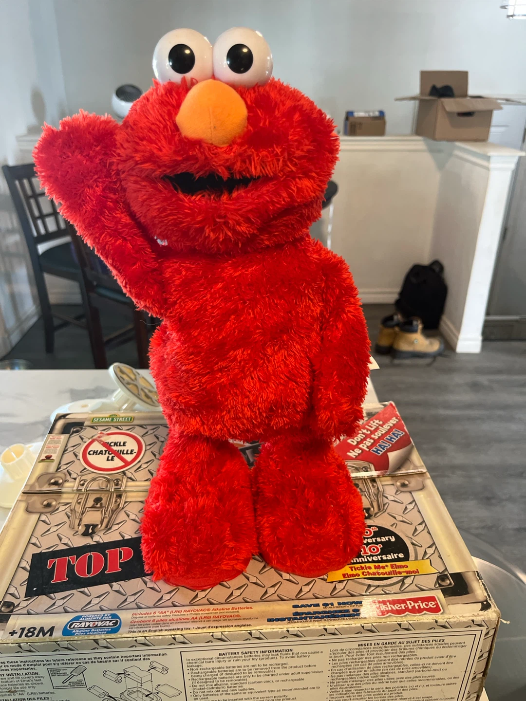 Fisher-Price T.M.X. Tickle Me Elmo 10th Anniversary - photo 2